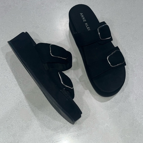 Anne Klein shoes - Picture 2 of 6